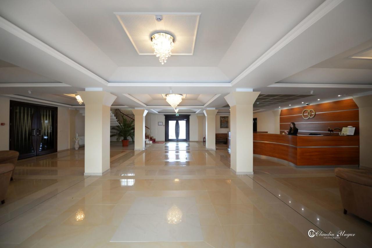 Hotel Dallas Негрешти-Оаш Экстерьер фото